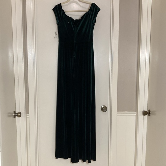 NWT Windsor Hunter Green Velvet Dress Size 13/14 - Picture 2 of 7